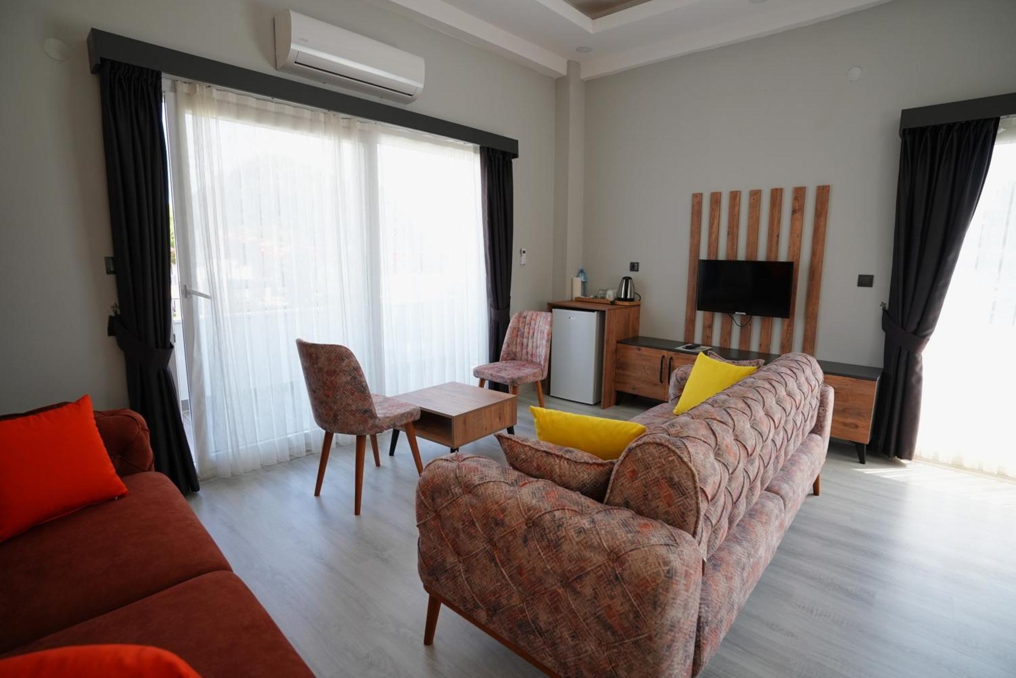 Villa Sevilla Kusadası Eksteriør bilde
